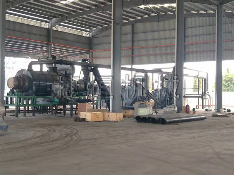 馬來(lái)西亞炭化機(jī)現(xiàn)場(chǎng)